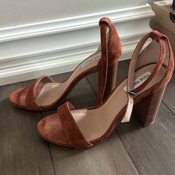 Steve Madden Suede Carrson Ankle Strap Block Heel Sandal - Picture 4 of 4